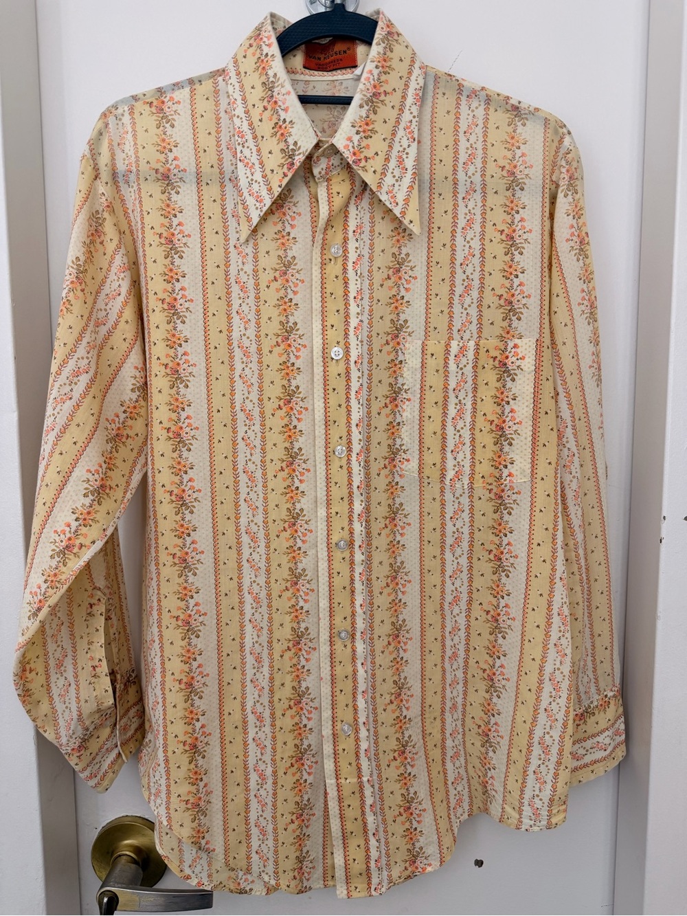 Van Heusen Vintage 1970’s Yellow Long Sleeve Floral Button-Down Shirt Women’s M